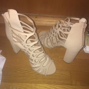 Cute patterned heels!